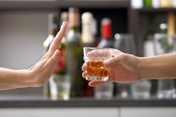 Evitare l'alcol come mezzo per prevenire la prostatite